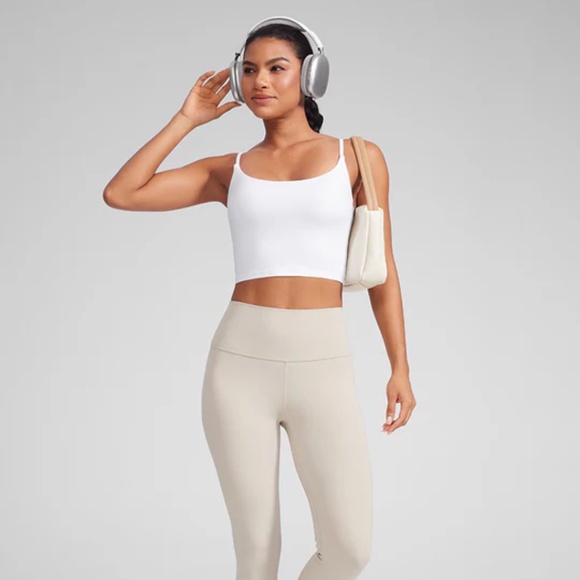 Butterlift® Built in Bra Cropped Tank - Picture 2 of 4